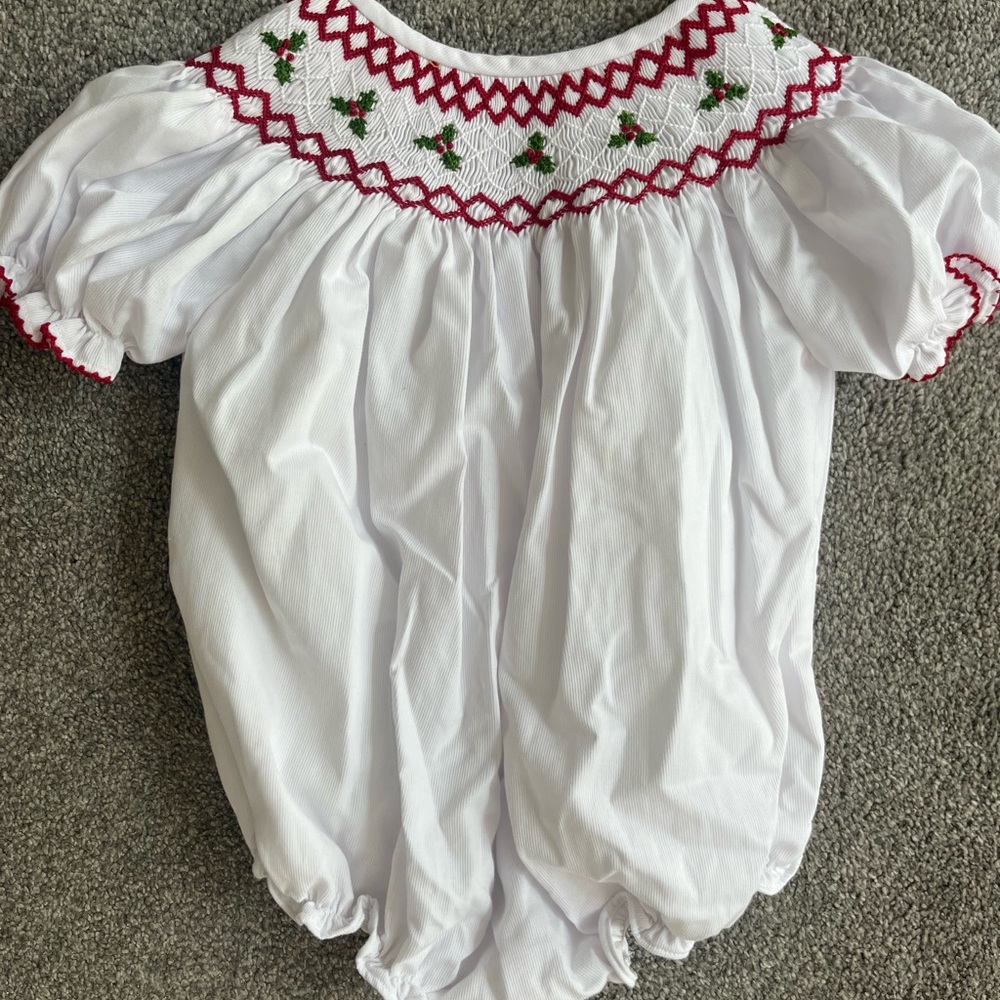 Adorable smockingbird holiday bubble. 18 months and 3T